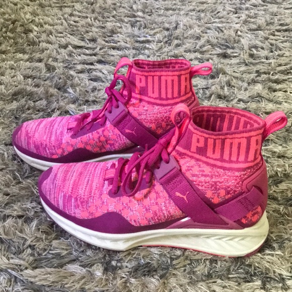 Puma Shoes - 💓Puma Sock Sneaker - Super Cute💓